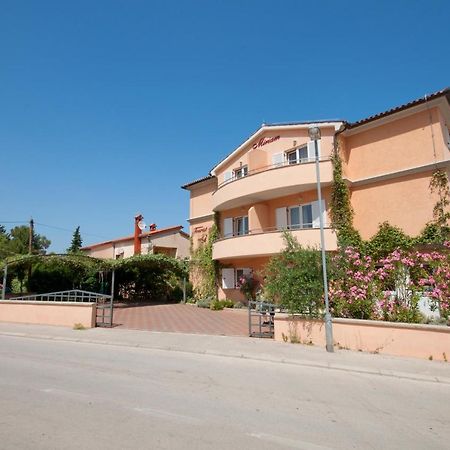 Apartments Miriam Премантура Екстериор снимка
