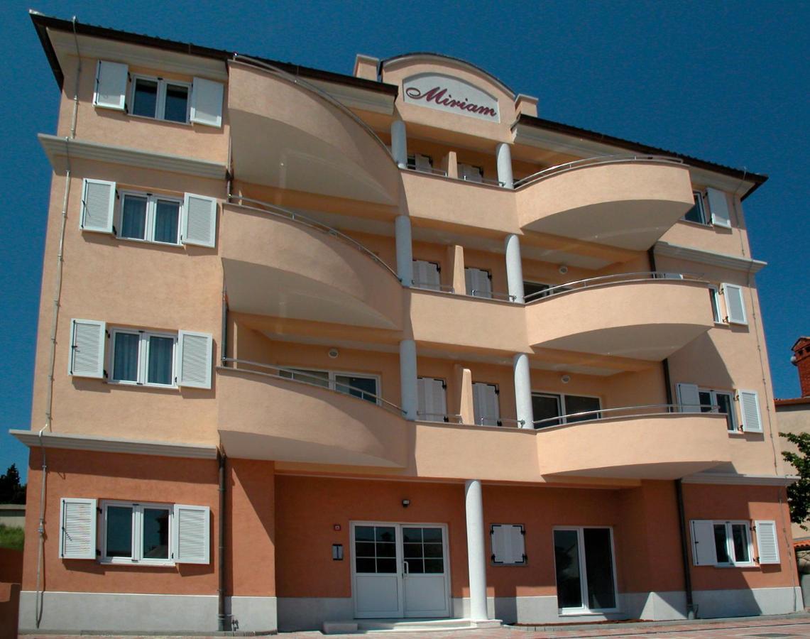 Apartments Miriam Премантура Екстериор снимка