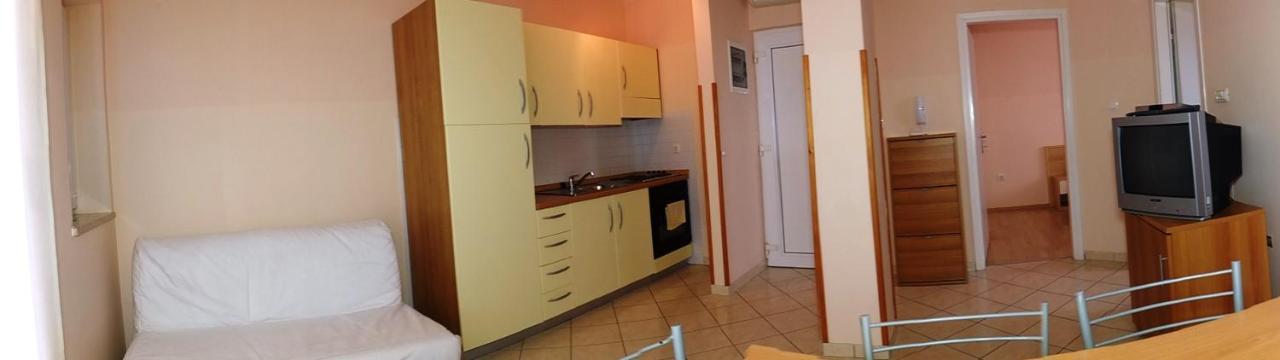 Apartments Miriam Премантура Екстериор снимка